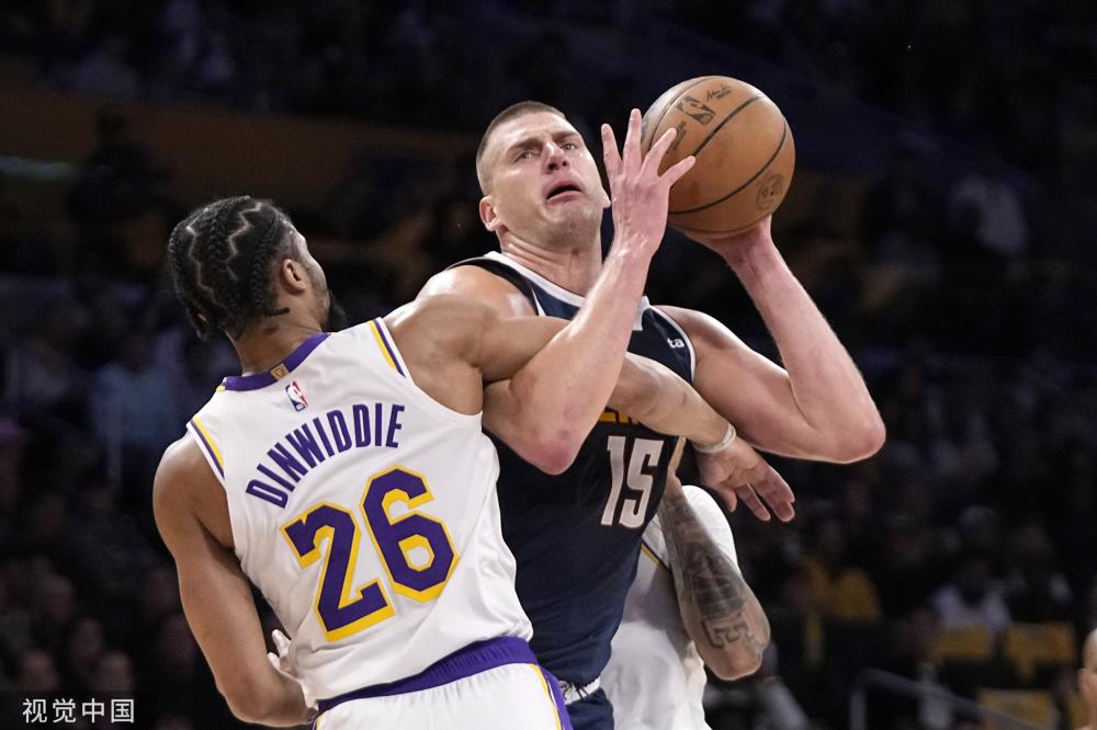 一边是犀利 一边是犀利