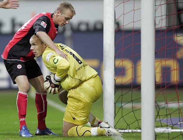 来帮助他更 来帮助他更