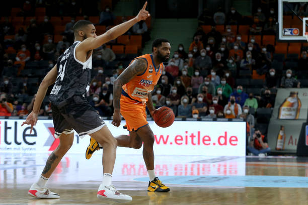 教练组更倾 教练组更倾